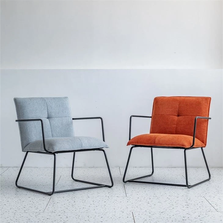Poltronas Cadeira Confortável em Tecido Estofada